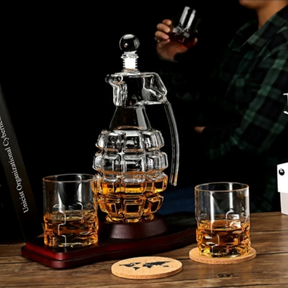 Decanter - Picture 2 of 4